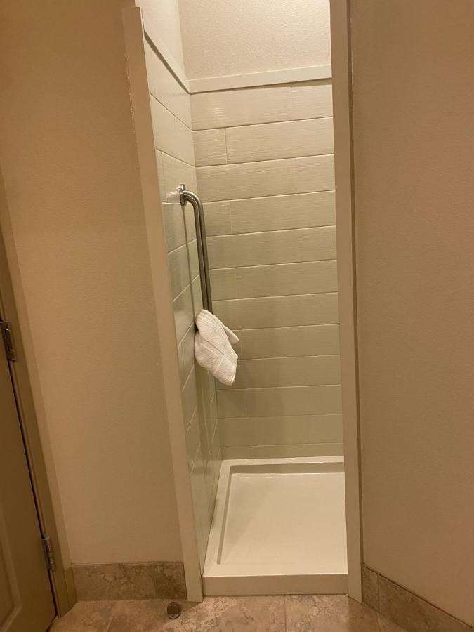 Americinn By Wyndham Hartford Sd Екстериор снимка