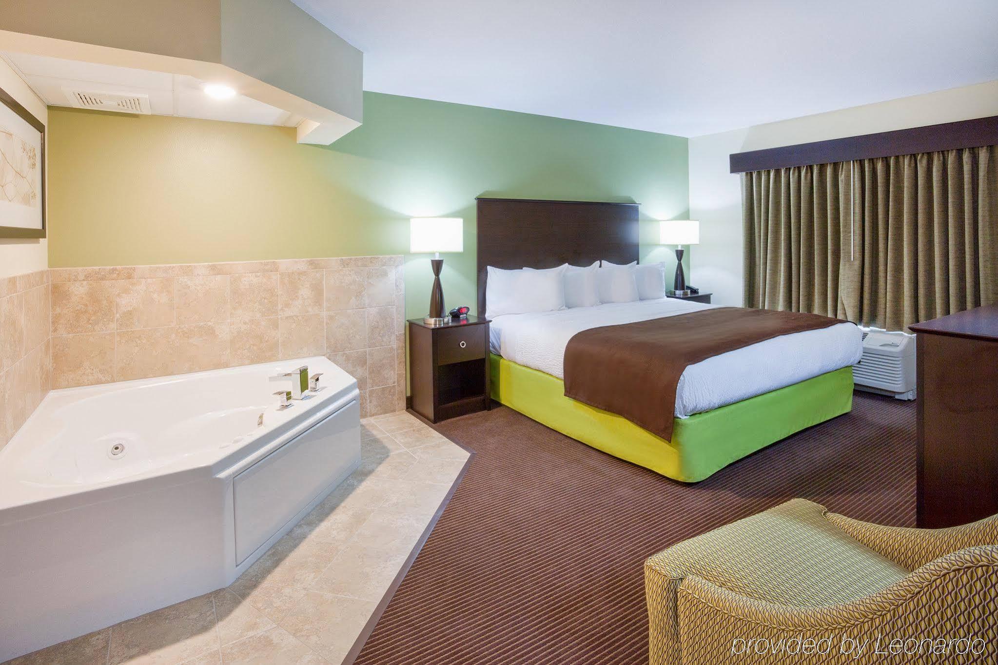 Americinn By Wyndham Hartford Sd Екстериор снимка