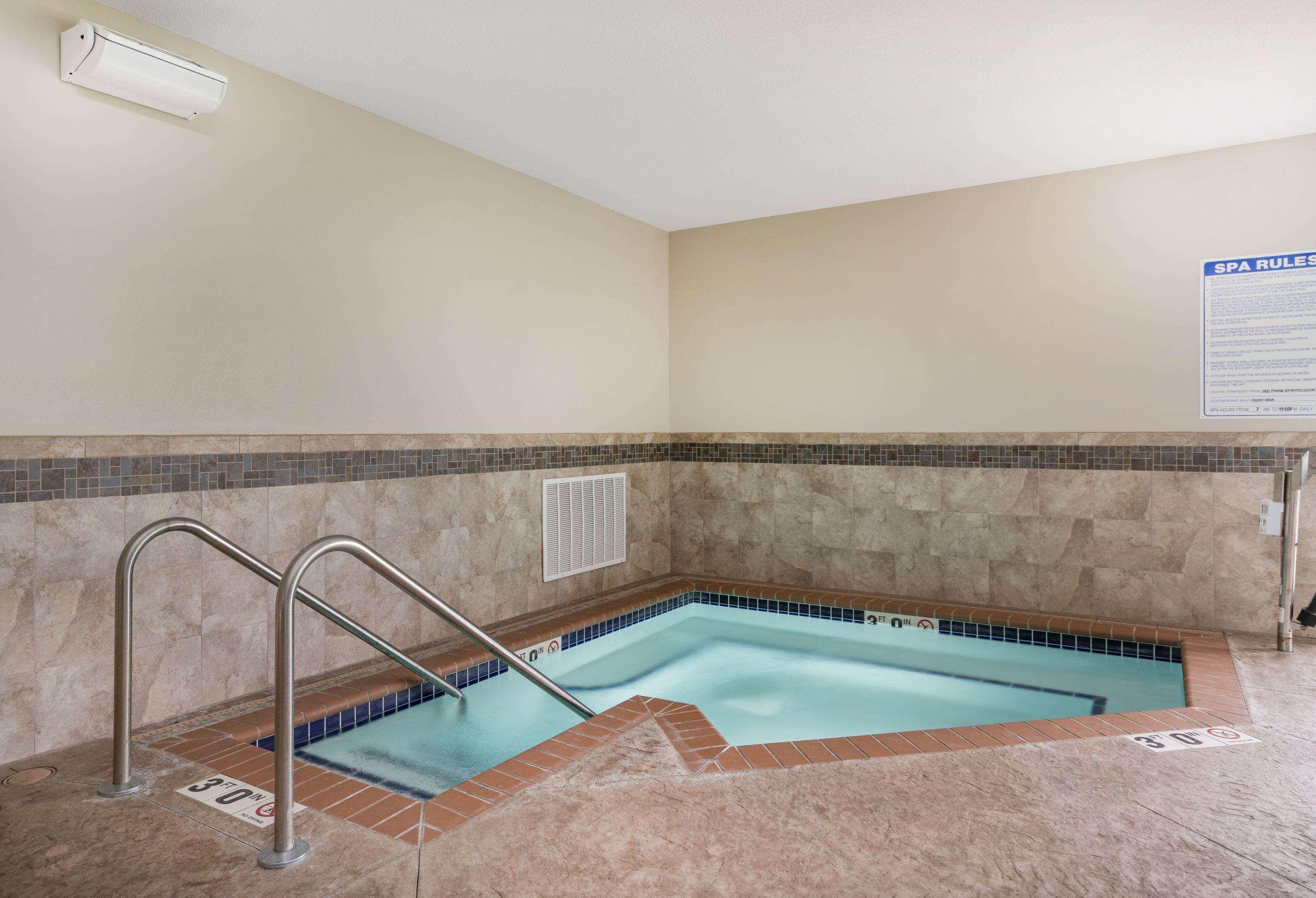 Americinn By Wyndham Hartford Sd Екстериор снимка