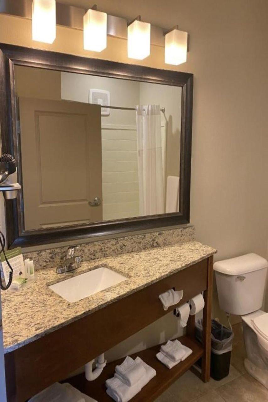 Americinn By Wyndham Hartford Sd Екстериор снимка